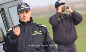 Poliția de frontieră informează că pe perioada stării de urgență în sănătate publică, în punctele de trecere a frontierei de stat persoanele sînt obligate să poarte măști sau ecrane de protecție, care să acopere gura și nasul. UrmÄƒrit General Depistat In Drobeta Turnu Severin