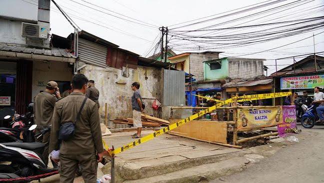Satpol PP Bogor Bongkar 17 Bangunan Liar di Sekitar Pasar Ciluar