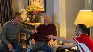 Retrouvez plus d'infos sur le site sputnik france. Real Madrid Zidane Meets Almeria S Owner Who Recreates The Infamous Headbutt On Materazzi Marca In English