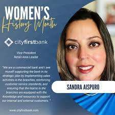 Sandra Aispuro's Instagram, Twitter & Facebook