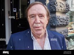 Hambourg, Allemagne. 23rd juin 2023. Günter Netzer, ancien joueur de  football, vient au vernissage de l'exposition "Eingemachtes" de Rolf Sachs  à la galerie Watson. Credit: Georg Wendt/dpa/Alay Live News Photo Stock -