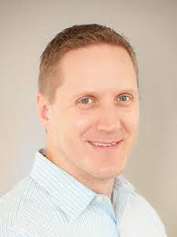 Kelly Hamblin's Instagram, Twitter & Facebook