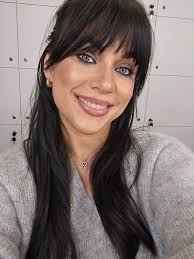 Shopaholic Adel Easy Cast