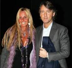 Le presenze in azzurro, l'eso . Roberto Mancini Alle Antille Con La Sua Nuova Fiamma Corriere It