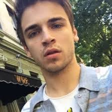 Eli Hudson's Instagram, Twitter & Facebook