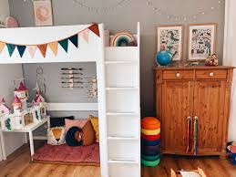Jungen kinderzimmer boys room ikea hack fur kinderzimmer schreibtisch stuva hack den perfekten schreibtisch ge in 2020 kinder zimmer kinderzimmer kinder schreibtisch. Endlich Schulkind Ein Eigenes Zimmer Mit Hochbett Und Schreibtisch Sarahplusdrei