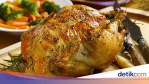 Ayam boleh sambil diolesi sisa bumbu ungkep. 5 Tips Bikin Ayam Panggang Empuk Juicy Gampang Dicontek