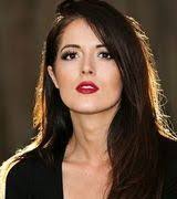 Kari Hall's Instagram, Twitter & Facebook