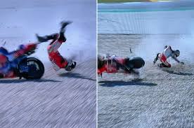 Martin will remain in hospital under observation for the next 72 hours, and will then have to observe a few days of rest before starting. Jorge Martin Operato Dopo L Incidente Di Portimao Saltera Jerez Pramac Annuncia Il Sostituto