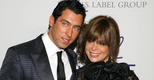 Watch paula abdul guess celebrity dancers on fox tv's the masked dancer. Who Is Paula Abdul S Boyfriend A Look At Jt Torregiani S Life