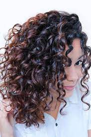 Lovely Curly Hairstyles With Caramel Highlights Shoulderlengthhair Longbob Hairstyles Curlyha Curly Hair Photos Permed Hairstyles Medium Length Hair Styles
