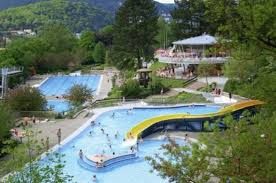 Situated to the south of the rhön mountains on the franconian saale river, it is one of the health resorts, which became famous as a weltbad in the 19th century. Terrassenschwimmbad Bad Kissingen Aktuelle 2021 Lohnt Es Sich Mit Fotos Tripadvisor