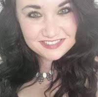 Shannon Luna's Instagram, Twitter & Facebook