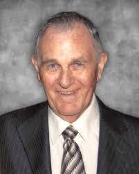 Glenn Auer's Instagram, Twitter & Facebook