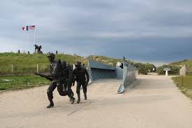 Au matin du 6 juin 1944 des américains ont débarqué sur cette plage pour découvrir les portes de l enfer. Normandie Und 75 Jahre D Day Events Ausstellungen Tipps Von Frankreichwebazine