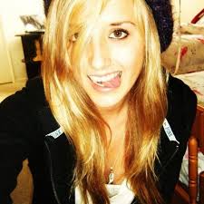 Sydney Dees (@ItsSydneyBitch)