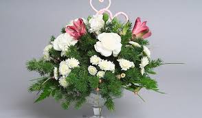 Toko bunga jakarta timur menyediakan bunga papan happy wedding dengan berbagai desain. Misel Florist Toko Bunga Kalimalang Jakarta Timur