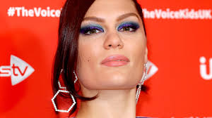 The one that sings really loud. Jessie J Loscht Ihren Feed Mit 33 Zu Alt Fur Perfekte Instagram Asthetik
