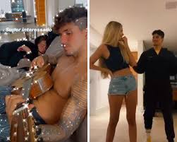 O casal aproveitou que a prefeitura de são sebastião, município de são paulo, liberou o acesso às praias da. Yasmin Brunet Mostra Gabriel Medina Tocando Violao Quem Quem News