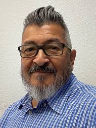 Daniel Henneke's Instagram, Twitter & Facebook