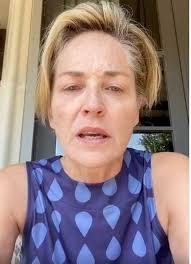 Mother, father, siblings, husband and kids. Sharon Stone S Lupus Suffering Sister Fighting For Breath In Hospital With Covid 19 Aktuelle Boulevard Nachrichten Und Fotogalerien Zu Stars Sternchen