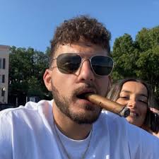 Kaitlin Baumgartner (@kaitbaumer)