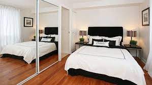 Tata cahaya rumah minimalis merupakan salah satu aspek desain yang menentukan apabila kita membicarakan tentang kenikmatan sebuah ruang jangan menganggap sepele kamar mandi rumah anda lho! Tips Menata Kamar Tidur Rumah Minimalis Kecil Tapi Nyaman