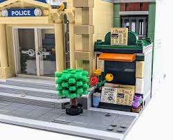 How many minifigures are in lego modular police station? 10278 Lego Police Station Modular Set Review Bricksfanz