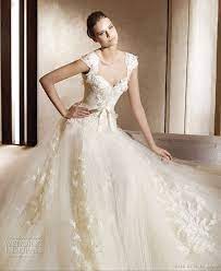 Die schönsten mönster für einen … großhandel weg von den schultern vintage (hörsel brautkleider elie saab brautkleider applikationen perlen formella lange. Elie By Elie Saab Wedding Dresses 2011 Wedding Inspirasi Kleider Hochzeit Elfenbein Hochzeitskleid Kleid Hochzeit