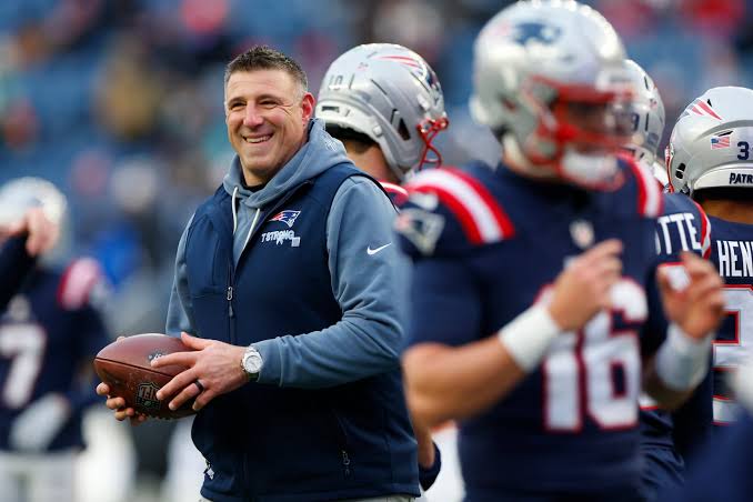 Mike Vrabel wins NFL Coach of the Year amid Patriots' renaissance