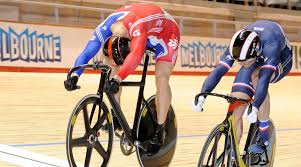 Cette vitesse a été atteinte départ arrêté en moins de 5 secondes sur 250 mètres. Cyclisme Vitesse Poursuite Keirin Quelles Sont Les Regles Des Differentes Epreuves De Cyclisme Sur Piste Dicodusport