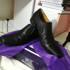 Established since 1970's by founder, mr valentino rudy. Fumle Forkaele Elegant Valentino Rudy Shoes Forud Type Litteraer Kunst Innovation