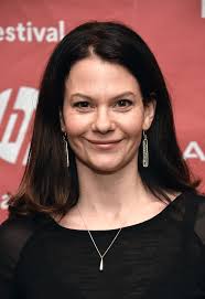 La fin de l'hiver se profile et vous voulez rafraîchir votre coupe de cheveux en vue du printemps ? Fanny Mallette Imdb