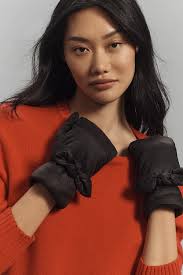 By Anthropologie Velvet Bow Beanie (By Anthropologie Velvet Bow Beanie)