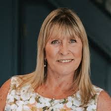 Emily Rawlinson's Instagram, Twitter & Facebook