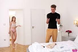 خواهر خوشگل و سکسی تو اتاقش خودارضایی میکرد داداشش مچش گرفت – Sex bebin, سکس  ببین, فیلم‌های سکسی‌ زیرنویس شده