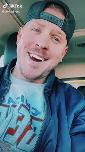 Chris Machowski's Instagram, Twitter & Facebook