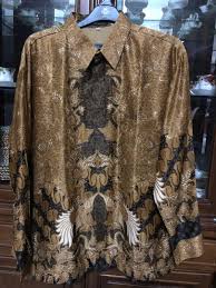 Batik semi sutra di carousell. Kemeja Batik Pria Sutra Xl Fesyen Pria Pakaian Atasan Di Carousell