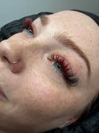 What is the best lash supplier in Canada and what is the best glue to use.