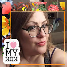 Ann Zorn's Instagram, Twitter & Facebook