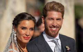 No te pierdas todos los detalles de las bodas de los famosos, los invitados, los vestidos y las fotos de las bodas vip en telva.com. Los Famosos En La Boda De Sergio Ramos Y Pilar Rubio La Patrona Fm