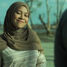 Farah nabilah & amirul hj mohd yunus mahligai cinta memaparkan majlis perkahwinan selebriti hensam hensam adik farah nabilah. Kalau Ada Yang Action Dengan Kita Just Smileeeee And Waveee Nosecondchance Farah Muslim Women Instagram Photo