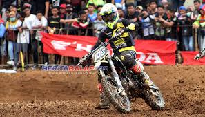 ﻿ pada waktu kali ini kami akan memberikan informasi gambar modifikasi motor trail terlengkap terbaru terkeren tentunya,kita akan memberikan modifikasi motor trail dari berbagai merek serta type semua. Powertrack 2019 Banjarpatroman Rizky Hk Terbaik Di Kelas Bebek Modif 125 Cc Open Ini Strateginya