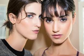 Agyness deyn hat den dreh raus und meistert den weg vom kurzen pixie cut zur langen bob frisur mit stilvollen und kreativen. Die Schonsten Ubergangsfrisuren Fur Pony Pixie Und Bob Elle