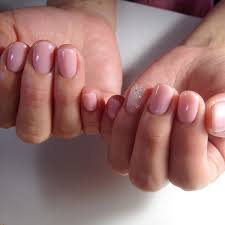 指先使うお仕事もなさる主婦 1ヶ月でまだまだビクともしません 2枚目 中指まで削り途中 今日は新技で ダストも全然散らず 指先も潤いだしました izumisano 泉佐野 泉佐野市ネイルサロン ネイルサロン 泉佐野市ネイル 泉州 nails nail designs