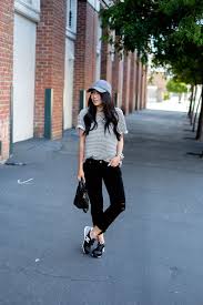 Black And Pink New Balance Shirt New Balance Womens Fashion Street Google Search Casual Sporty Outfits New Balance Outfit Fashion
