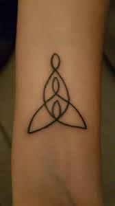 These normally symbolize a sense of wonder or youthful happiness, beauty and simplicity. Celtic Motherhood Tattoo Symbol For Family Tattoo Small Celtic Tattoos Tattoos For Daughters
