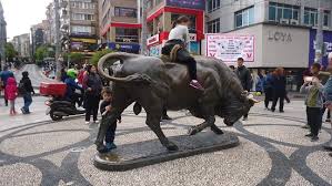 A Meeting Point In The Kadikoy Review Of Kadikoy Bull Statue Istanbul Turkey Tripadvisor