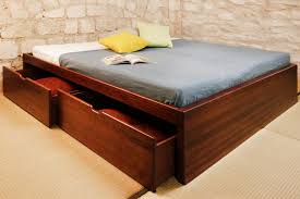 Rêvez d'une chambre d'enfant avec un lit 1 place confortable, un bureau multimédia avec chaise et fauteuil, et une grande tiroirs lit. Lit Avec 2 Etages De Tiroirs Massako 400