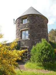 Le Moulin De Rohan A Campeneac 56800 Broceliande Le Moulin Gite Insolite Tour Ronde